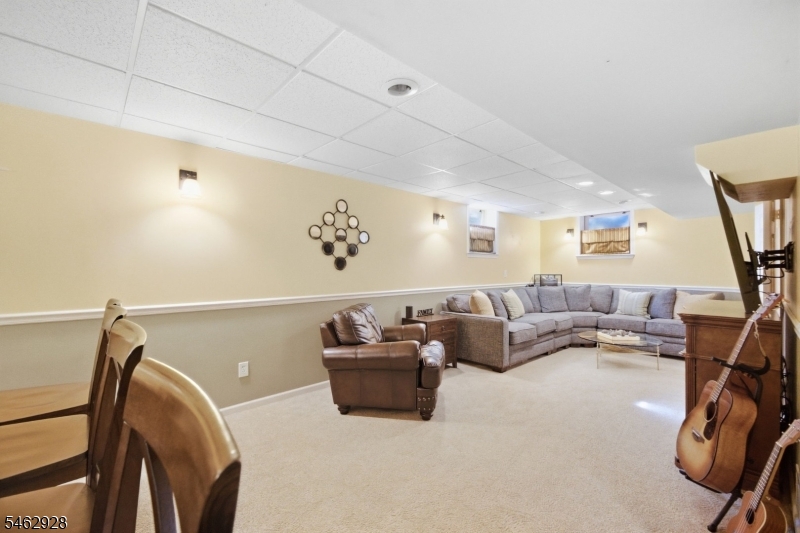 5 Kates Turn Jefferson NJ 07438