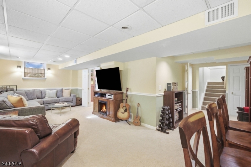 5 Kates Turn Jefferson NJ 07438