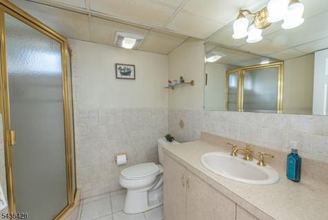11 Hansen Street Lodi NJ 07644