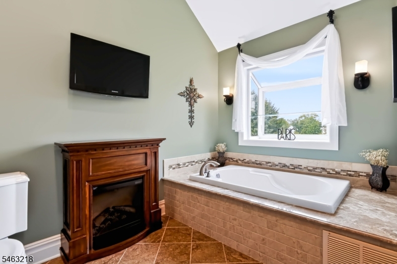 36 Bluebird Way Raritan NJ 08869