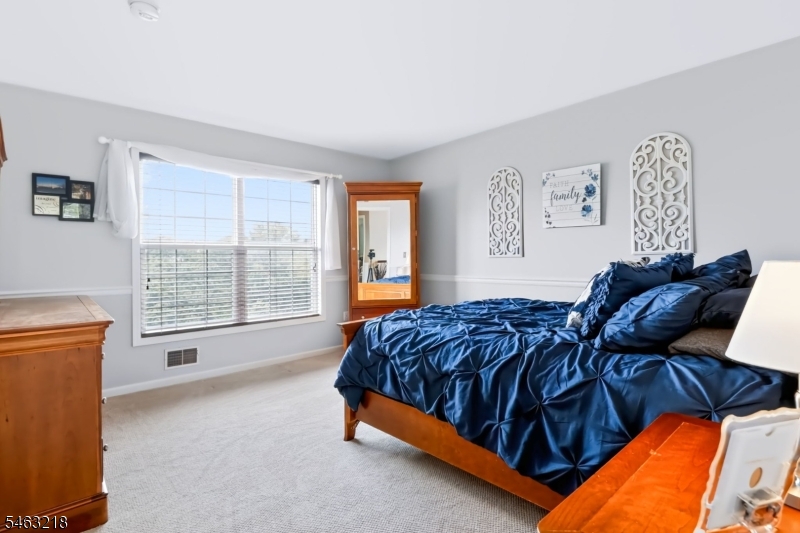 36 Bluebird Way Raritan NJ 08869