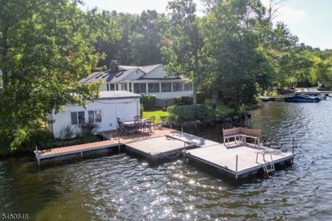 25 Cottage Avenue Frankford NJ 07860
