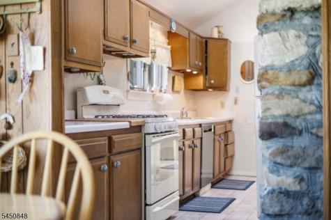 25 Cottage Avenue Frankford NJ 07860