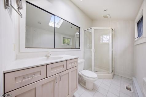 25 Cottage Avenue Frankford NJ 07860
