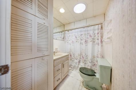 25 Cottage Avenue Frankford NJ 07860