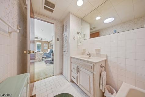 25 Cottage Avenue Frankford NJ 07860