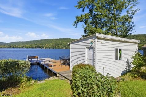 25 Cottage Avenue Frankford NJ 07860