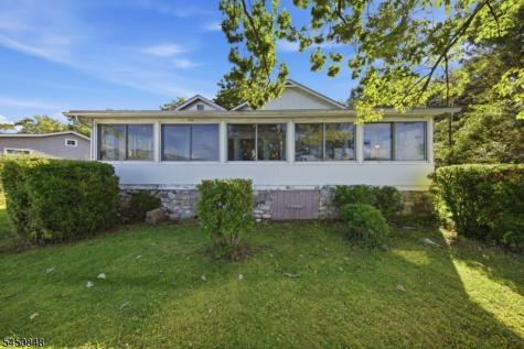 25 Cottage Avenue Frankford NJ 07860