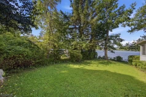 25 Cottage Avenue Frankford NJ 07860