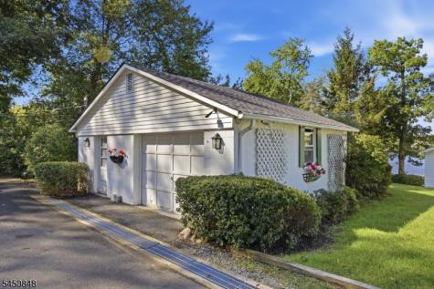 25 Cottage Avenue Frankford NJ 07860