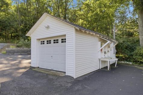 25 Cottage Avenue Frankford NJ 07860