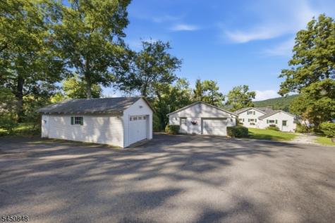 25 Cottage Avenue Frankford NJ 07860