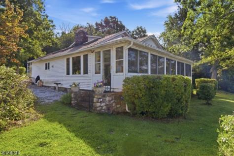 25 Cottage Avenue Frankford NJ 07860