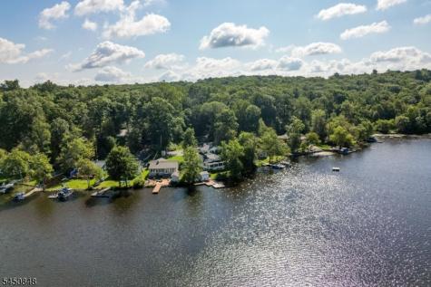 25 Cottage Avenue Frankford NJ 07860