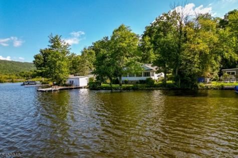 25 Cottage Avenue Frankford NJ 07860