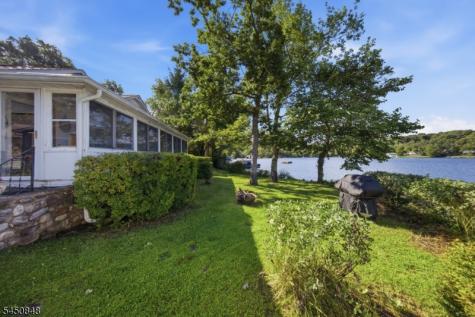 25 Cottage Avenue Frankford NJ 07860