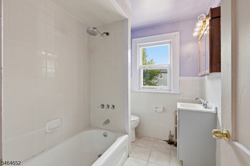82 Berkshire Place Irvington NJ 07111