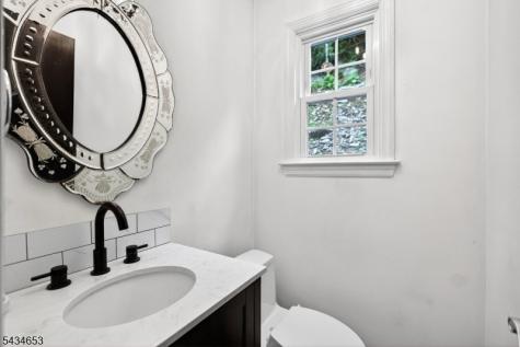 719 W Shore Trail Sparta NJ 07871