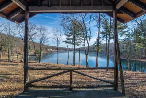 1 Brook Valley Terrace Kinnelon NJ 07405