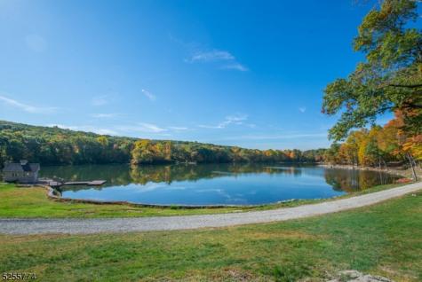 1 Brook Valley Terrace Kinnelon NJ 07405