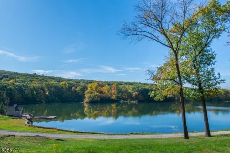 1 Brook Valley Terrace Kinnelon NJ 07405