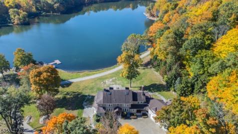 1 Brook Valley Terrace Kinnelon NJ 07405