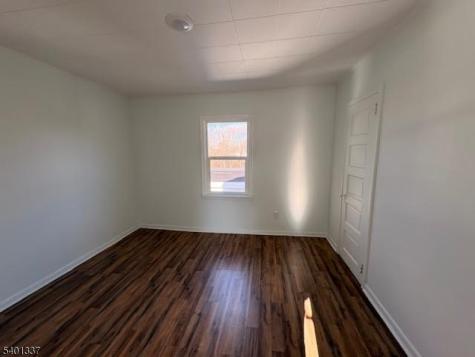 4 Whitehouse Avenue Readington NJ 08889
