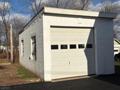 4 Whitehouse Avenue Readington NJ 08889