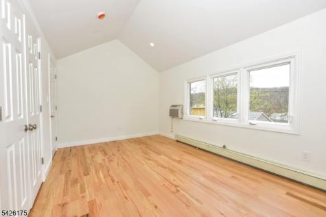 56 Lake Shore Road E Hardyston NJ 07460