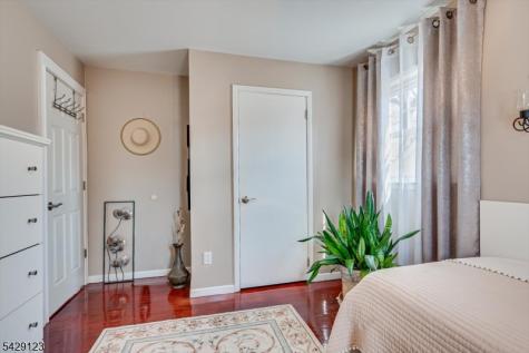 71 Crosby Avenue Edison NJ 08817