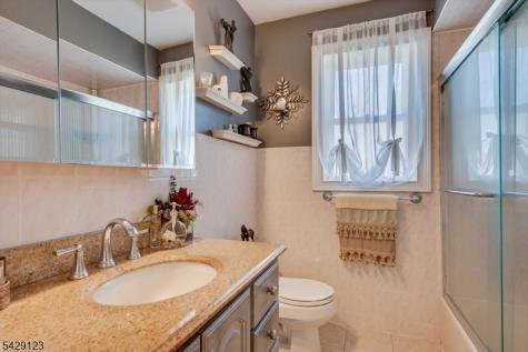 71 Crosby Avenue Edison NJ 08817