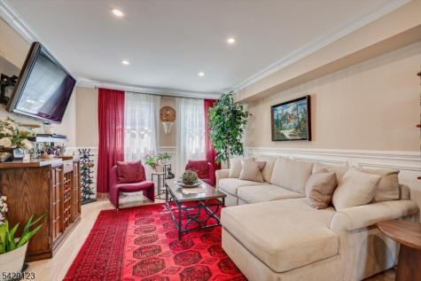 71 Crosby Avenue Edison NJ 08817
