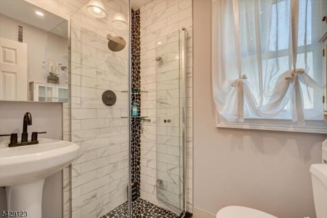 71 Crosby Avenue Edison NJ 08817
