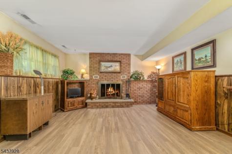 5 Hibbler Road Clinton NJ 08833
