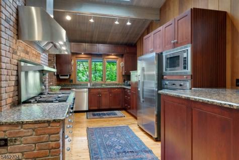 84 Lake Trail E Harding NJ 07976