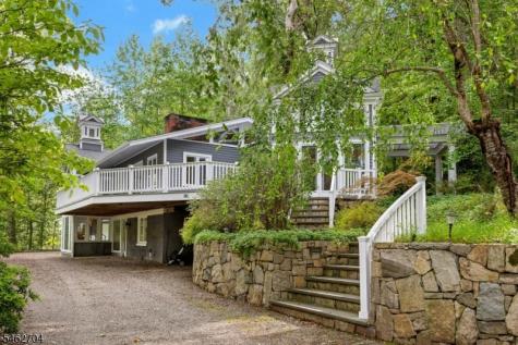 84 Lake Trail E Harding NJ 07976