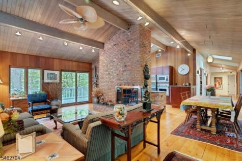 84 Lake Trail E Harding NJ 07976