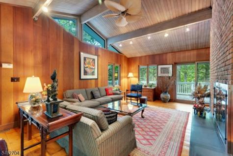84 Lake Trail E Harding NJ 07976