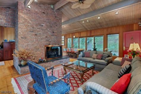 84 Lake Trail E Harding NJ 07976