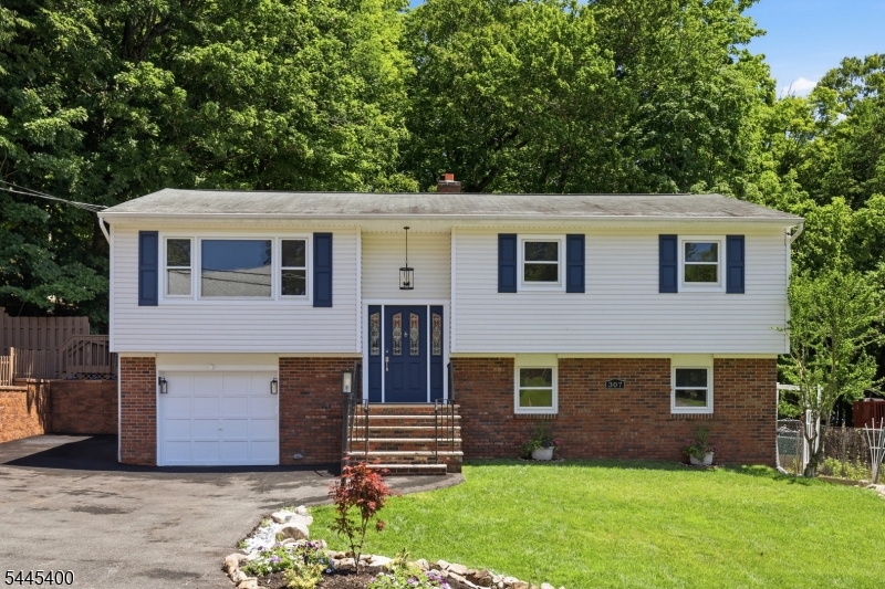 307 Nariticong Avenue Hopatcong NJ 07843