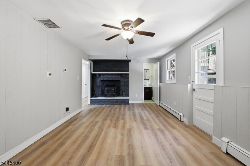 307 Nariticong Avenue Hopatcong NJ 07843