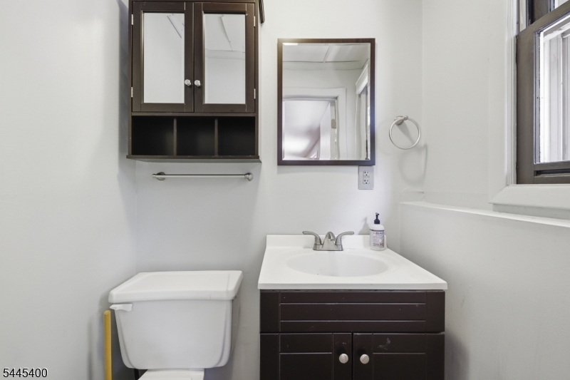 307 Nariticong Avenue Hopatcong NJ 07843