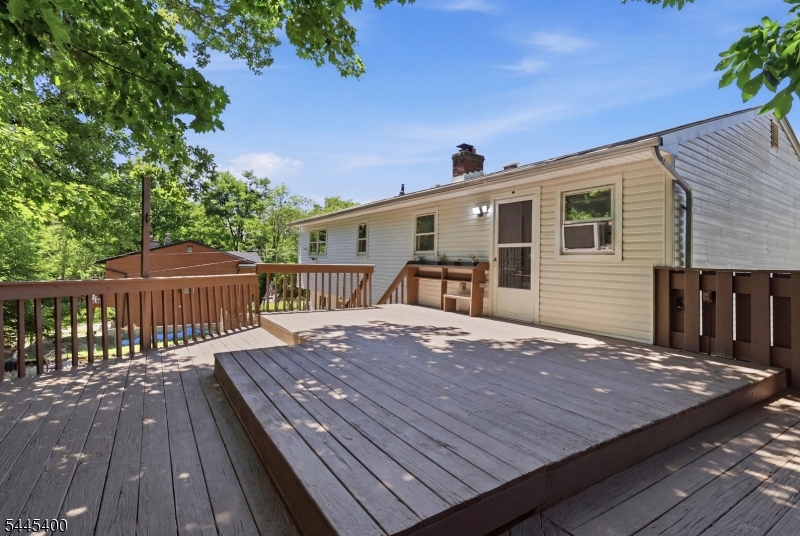 307 Nariticong Avenue Hopatcong NJ 07843