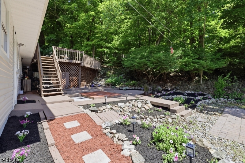 307 Nariticong Avenue Hopatcong NJ 07843