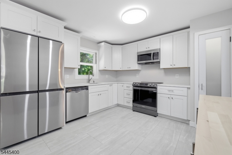 307 Nariticong Avenue Hopatcong NJ 07843