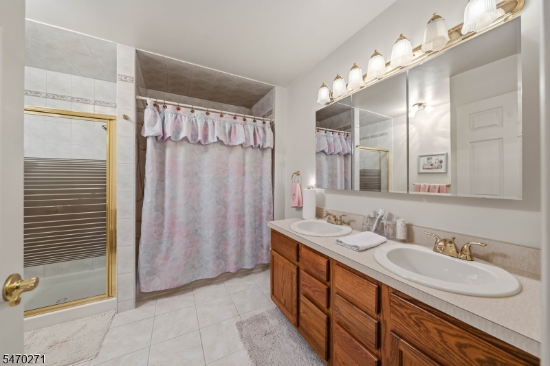 144 S Cliff Road Woodbridge NJ 07067