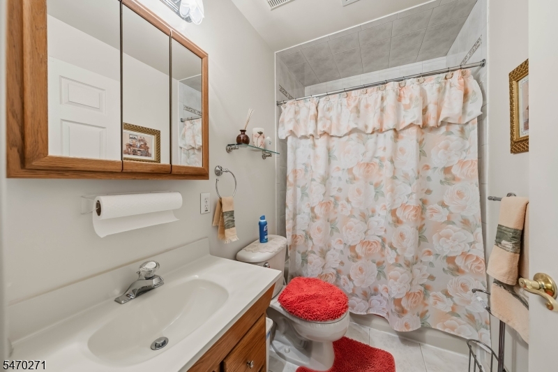 144 S Cliff Road Woodbridge NJ 07067