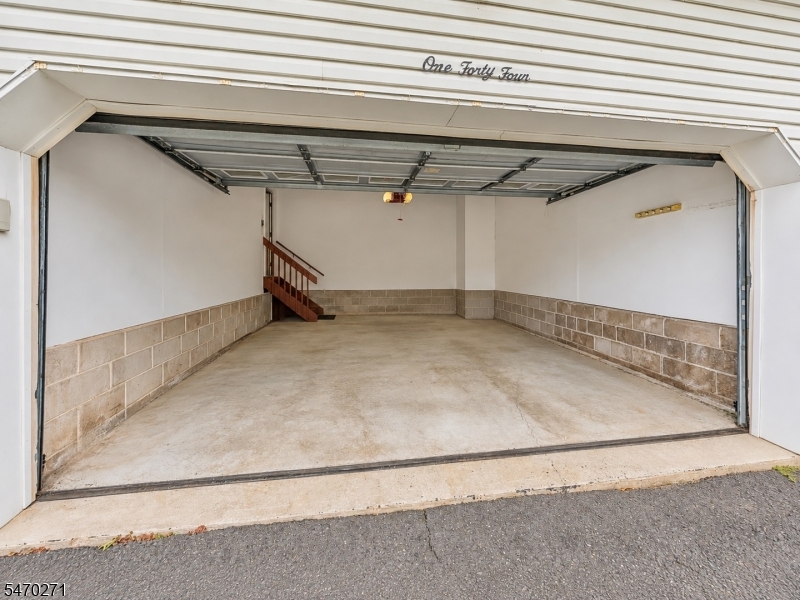 144 S Cliff Road Woodbridge NJ 07067