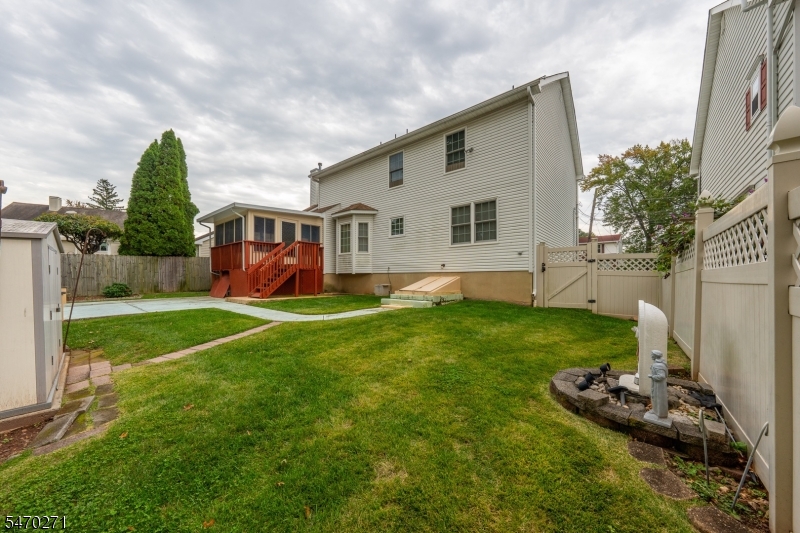 144 S Cliff Road Woodbridge NJ 07067