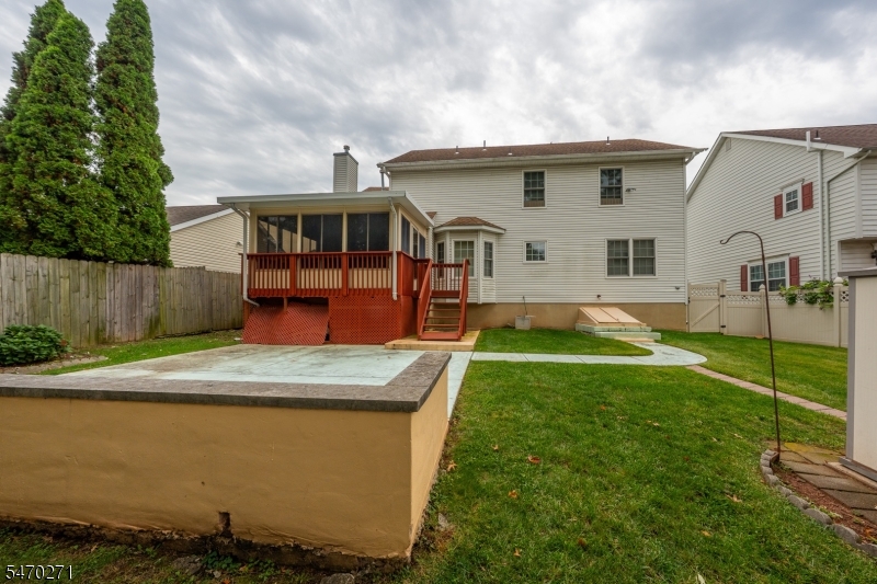144 S Cliff Road Woodbridge NJ 07067
